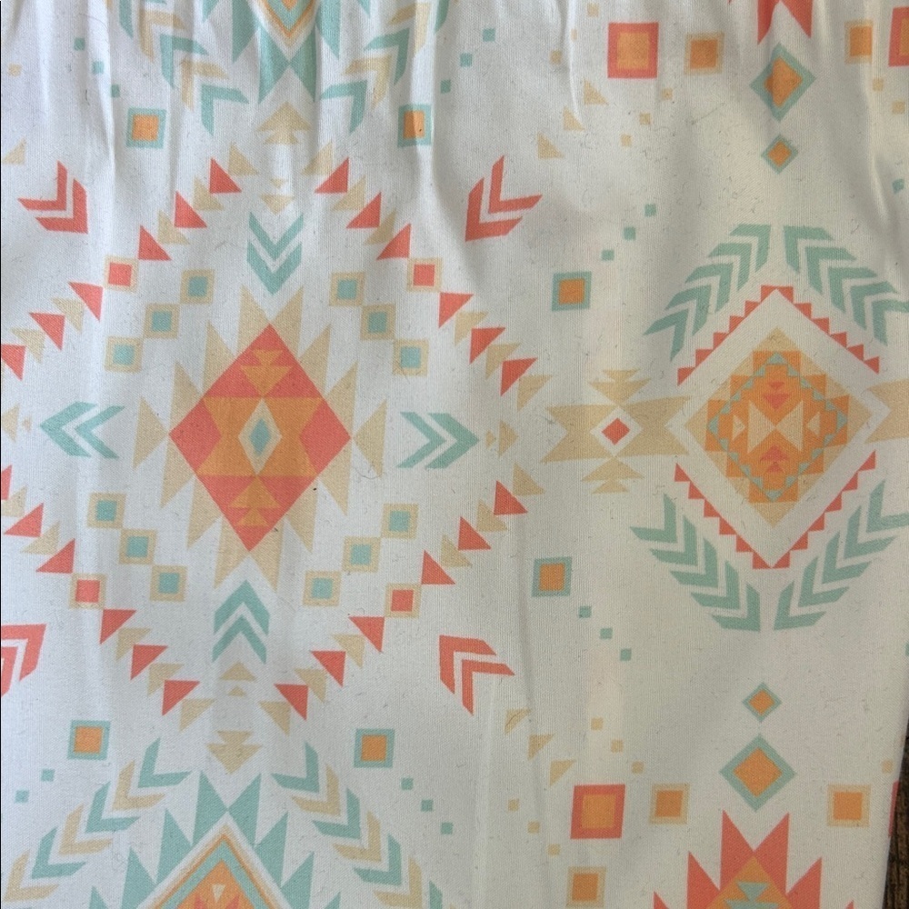 Geometric Patterned Queen Sheet set - Picture 4 of 7